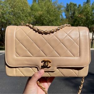 ❌ SOLD ❌ Vintage 24K gold Chanel Lambskin Medium Diana ✨